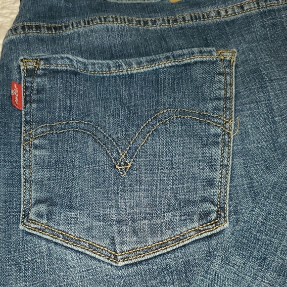 Levi Strauss & Co 711 Skinny - Picture 6 of 8
